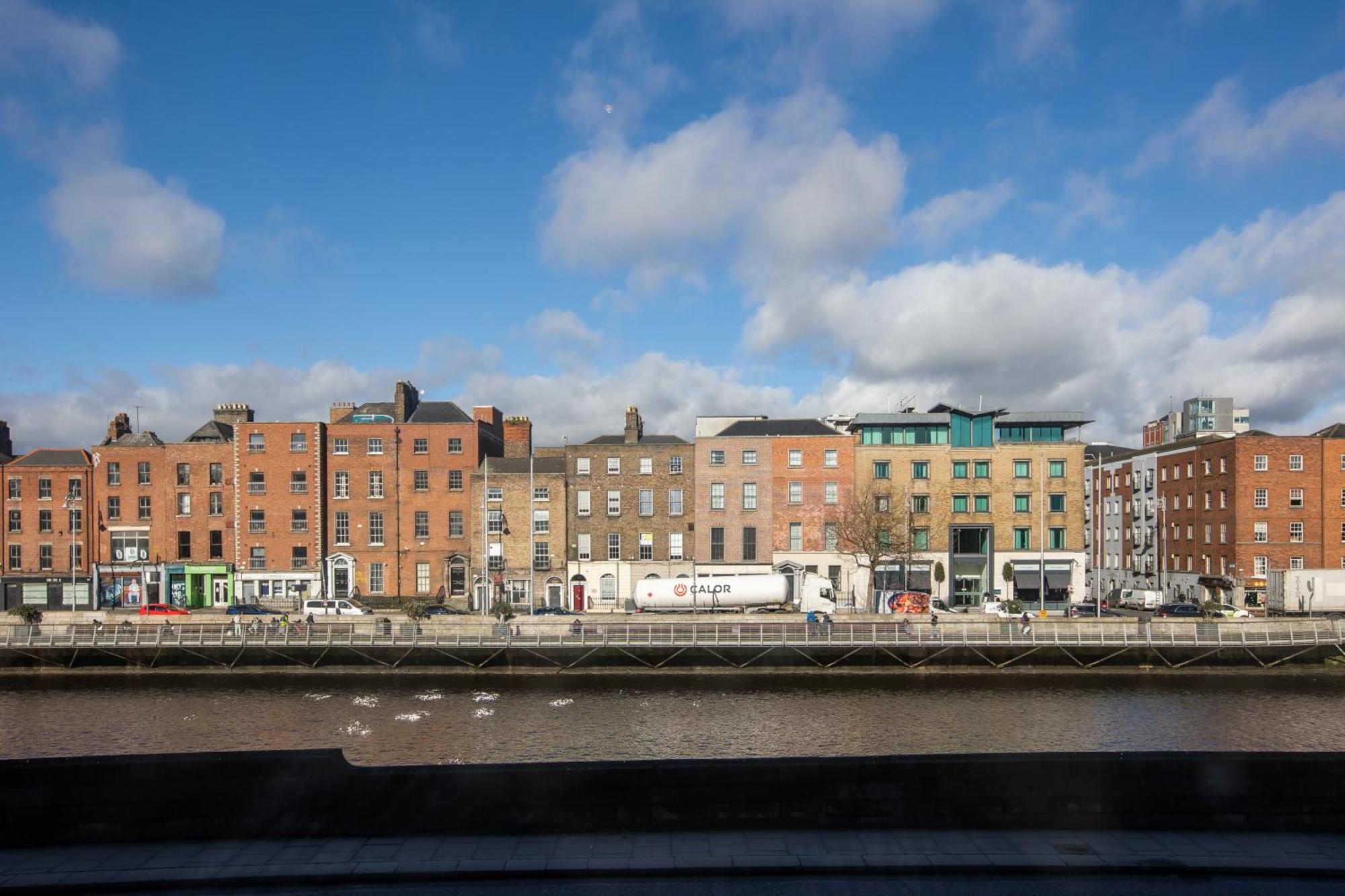 Temple Bar Essex Apartments Dublin Exterior photo